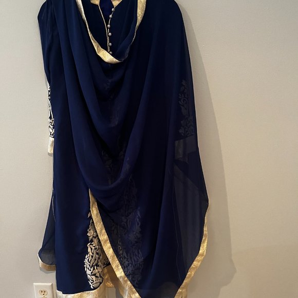 Indian tradition suit , kameez set , in Royal Blue, size 40 - Picture 8 of 8